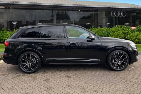  Audi Q7 3.0 TDI V6 Black Edition Tiptronic quattro Euro 6 (s/s) 5dr Thumbnail #3
