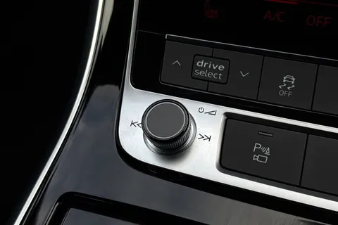  Audi Q7 3.0 TDI V6 Black Edition Tiptronic quattro Euro 6 (s/s) 5dr Thumbnail #49