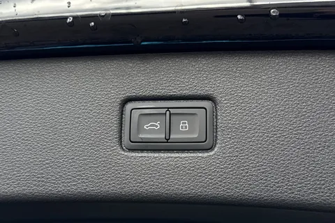  Audi Q7 3.0 TDI V6 Black Edition Tiptronic quattro Euro 6 (s/s) 5dr Thumbnail #54