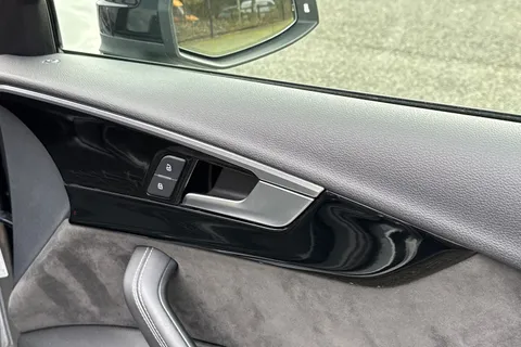 KV20WDM Audi S4 3.0 TDI V6 Black Edition Tiptronic quattro Euro 6 (s/s) 4dr Thumbnail #29