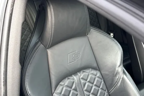 KV20WDM Audi S4 3.0 TDI V6 Black Edition Tiptronic quattro Euro 6 (s/s) 4dr Thumbnail #30