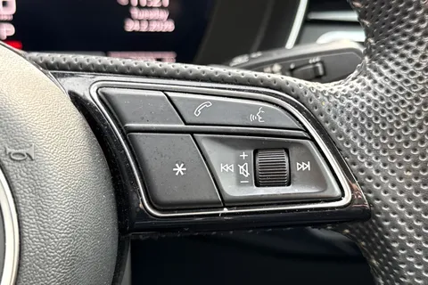 KV20WDM Audi S4 3.0 TDI V6 Black Edition Tiptronic quattro Euro 6 (s/s) 4dr Thumbnail #40