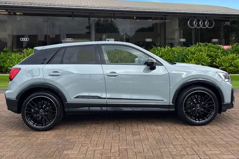  Audi SQ2 2.0 TFSI Black Edition S Tronic quattro Euro 6 (s/s) 5dr Thumbnail #4