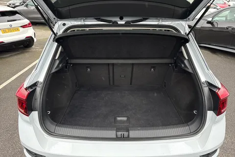 YE68KAM Volkswagen T-Roc 1.6 TDI SEL Euro 6 (s/s) 5dr Thumbnail #10
