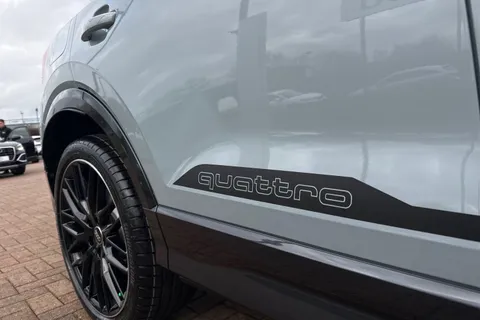  Audi SQ2 2.0 TFSI Black Edition S Tronic quattro Euro 6 (s/s) 5dr Thumbnail #32
