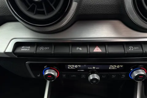  Audi SQ2 2.0 TFSI Black Edition S Tronic quattro Euro 6 (s/s) 5dr Thumbnail #44