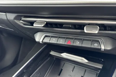  Audi Q3 1.5 TFSI S line Sportback S Tronic Euro 6 (s/s) 5dr Thumbnail #48
