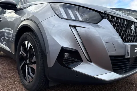 9 of 50 for PEUGEOT 2008 1.5 BlueHDi GT Euro 6 (s/s) 5dr