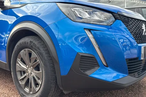 YF72FSZ PEUGEOT 2008 1.2 PureTech Active Premium + Euro 6 (s/s) 5dr Thumbnail #8