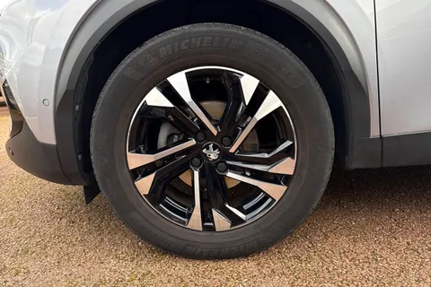 13 of 50 for PEUGEOT 2008 1.5 BlueHDi GT Euro 6 (s/s) 5dr