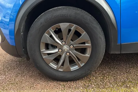 YF72FSZ PEUGEOT 2008 1.2 PureTech Active Premium + Euro 6 (s/s) 5dr Thumbnail #11