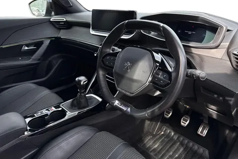 14 of 50 for PEUGEOT 2008 1.5 BlueHDi GT Euro 6 (s/s) 5dr