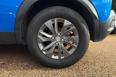 YF72FSZ PEUGEOT 2008 1.2 PureTech Active Premium + Euro 6 (s/s) 5dr Thumbnail #12