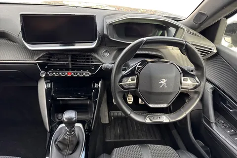 18 of 50 for PEUGEOT 2008 1.5 BlueHDi GT Euro 6 (s/s) 5dr