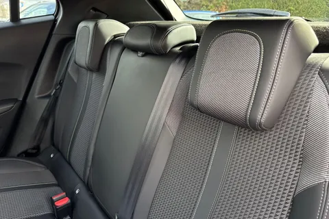 19 of 50 for PEUGEOT 2008 1.5 BlueHDi GT Euro 6 (s/s) 5dr