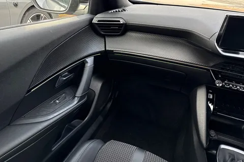 20 of 50 for PEUGEOT 2008 1.5 BlueHDi GT Euro 6 (s/s) 5dr