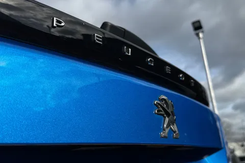 YF72FSZ PEUGEOT 2008 1.2 PureTech Active Premium + Euro 6 (s/s) 5dr Thumbnail #24