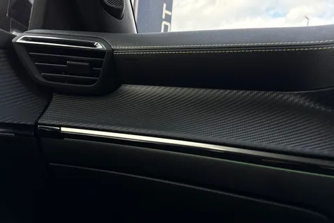 31 of 50 for PEUGEOT 2008 1.5 BlueHDi GT Euro 6 (s/s) 5dr