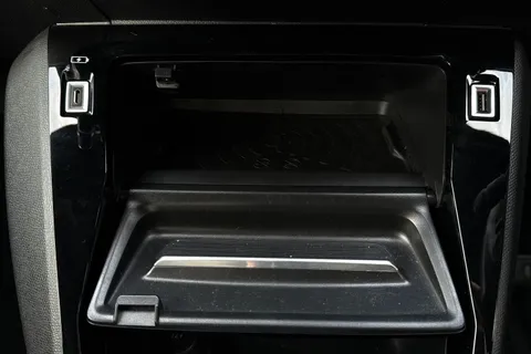 33 of 50 for PEUGEOT 2008 1.5 BlueHDi GT Euro 6 (s/s) 5dr