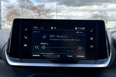 YF72FSZ PEUGEOT 2008 1.2 PureTech Active Premium + Euro 6 (s/s) 5dr Thumbnail #36