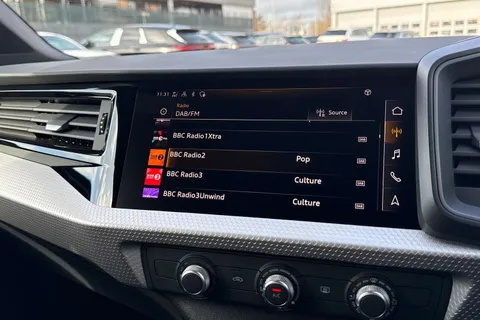 Audi A1 1.0 TFSI 30 S line Sportback Euro 6 (s/s) 5dr Thumbnail #32