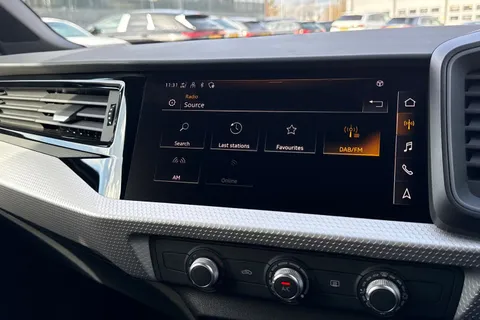 Audi A1 1.0 TFSI 30 S line Sportback Euro 6 (s/s) 5dr Thumbnail #33