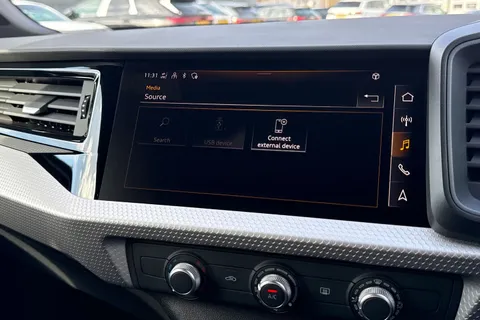 Audi A1 1.0 TFSI 30 S line Sportback Euro 6 (s/s) 5dr Thumbnail #35