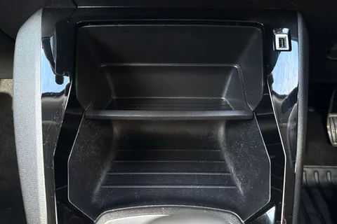 YF72FSZ PEUGEOT 2008 1.2 PureTech Active Premium + Euro 6 (s/s) 5dr Thumbnail #42