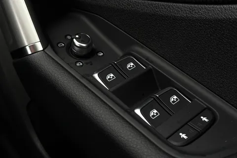 38 of 62 for Audi Q2 1.0 TFSI 30 Sport Euro 6 (s/s) 5dr