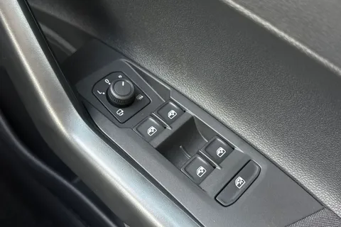 GL75LDD Volkswagen Polo 1.0 TSI Match 5dr DSG **HEATED FRONT SEATS + PARKING SENSORS** Thumbnail #22