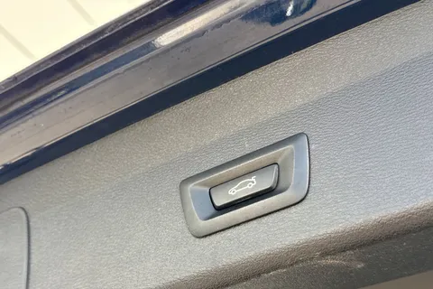 MF18JWX BMW X1 1.5 18i xLine sDrive Euro 6 (s/s) 5dr Thumbnail #30