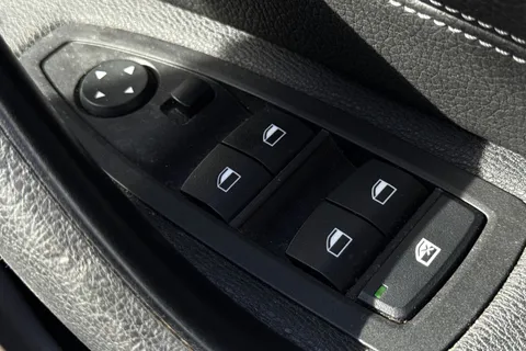 MF18JWX BMW X1 1.5 18i xLine sDrive Euro 6 (s/s) 5dr Thumbnail #59