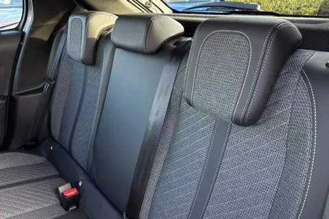 BL73VSF PEUGEOT e-208 50kWh E-Style Auto 5dr (7.4kW Charger) Thumbnail #13