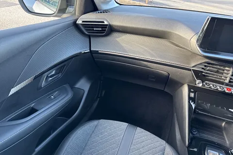 BL73VSF PEUGEOT e-208 50kWh E-Style Auto 5dr (7.4kW Charger) Thumbnail #14