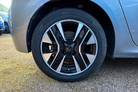 BL73VSF PEUGEOT e-208 50kWh E-Style Auto 5dr (7.4kW Charger) Thumbnail #22