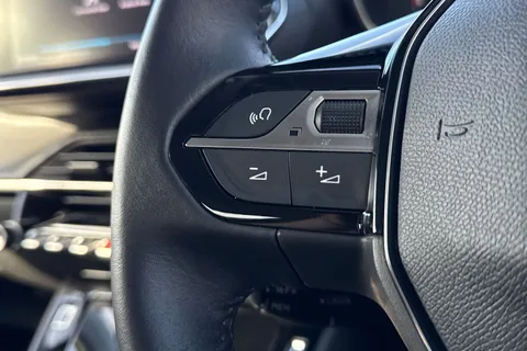 BL73VSF PEUGEOT e-208 50kWh E-Style Auto 5dr (7.4kW Charger) Thumbnail #34