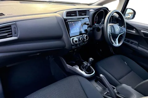 15 of 61 for Honda Jazz 1.3 i-VTEC SE Euro 6 (s/s) 5dr