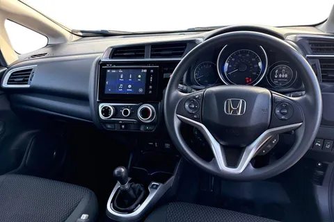 18 of 61 for Honda Jazz 1.3 i-VTEC SE Euro 6 (s/s) 5dr