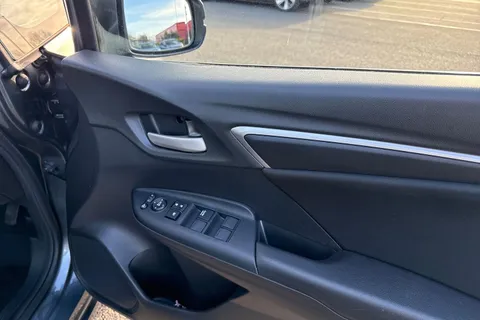 21 of 61 for Honda Jazz 1.3 i-VTEC SE Euro 6 (s/s) 5dr