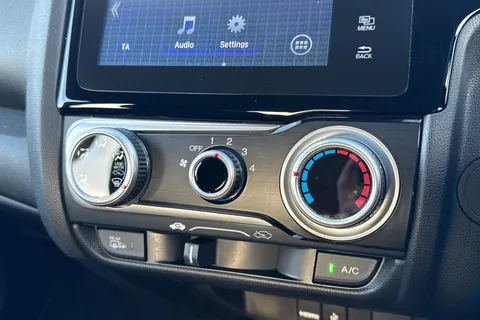 22 of 61 for Honda Jazz 1.3 i-VTEC SE Euro 6 (s/s) 5dr