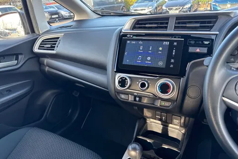 44 of 61 for Honda Jazz 1.3 i-VTEC SE Euro 6 (s/s) 5dr