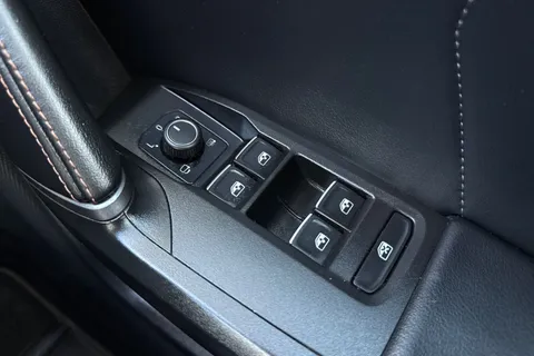 33 of 41 for CUPRA Formentor 1.5 TSI V2 Euro 6 (s/s) 5dr