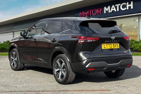 LT72BXS Nissan Qashqai 1.3 DIG-T MHEV N-Connecta XTRON Euro 6 (s/s) 5dr Thumbnail #3