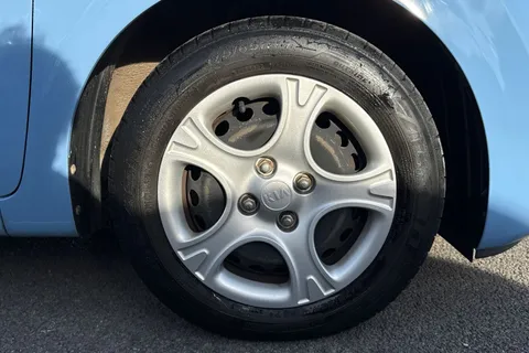 7 of 44 for KIA PICANTO 1.0 1 5dr