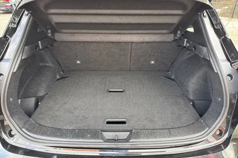 LT72BXS Nissan Qashqai 1.3 DIG-T MHEV N-Connecta XTRON Euro 6 (s/s) 5dr Thumbnail #7