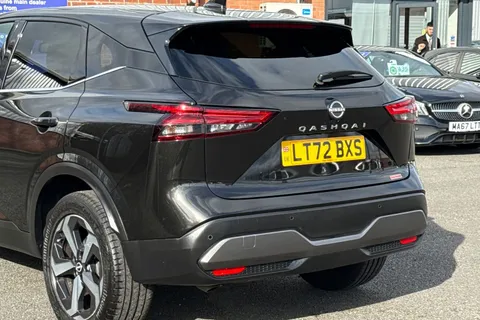 LT72BXS Nissan Qashqai 1.3 DIG-T MHEV N-Connecta XTRON Euro 6 (s/s) 5dr Thumbnail #8