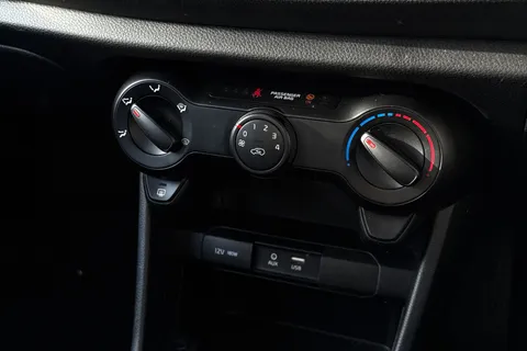 19 of 44 for KIA PICANTO 1.0 1 5dr