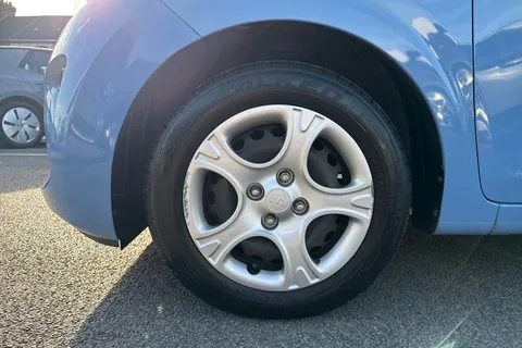 24 of 44 for KIA PICANTO 1.0 1 5dr