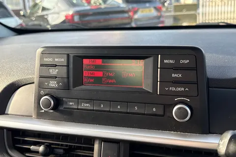 35 of 44 for KIA PICANTO 1.0 1 5dr