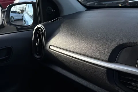 38 of 44 for KIA PICANTO 1.0 1 5dr